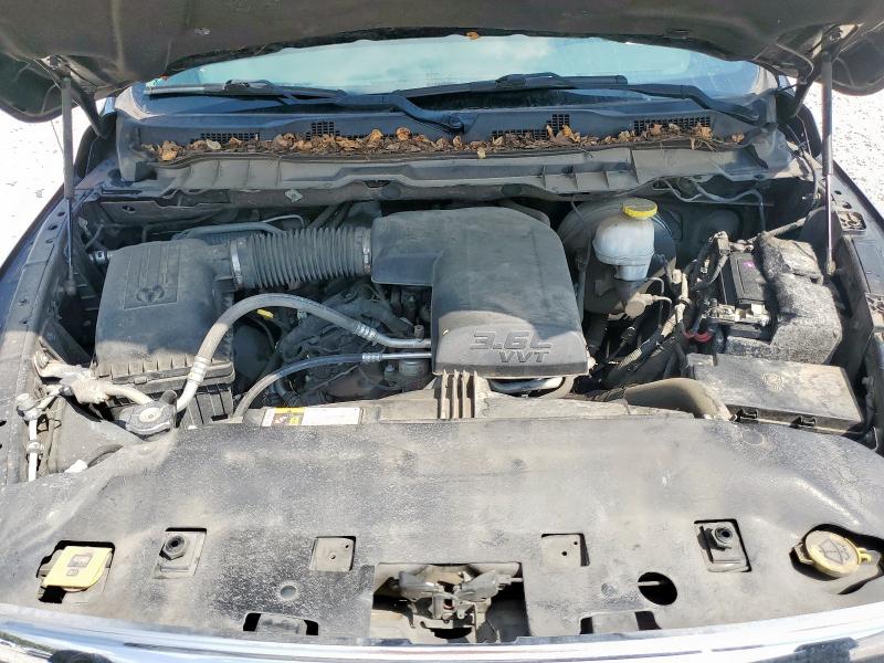 1C6RR6FG5JS325390 - 2018 RAM 1500 ST 黑色 照片 11