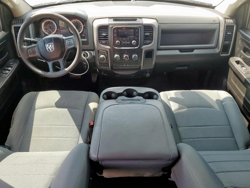 1C6RR6FG5JS325390 - 2018 RAM 1500 ST 黑色 照片 8