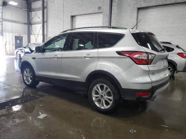 1FMCU9GD6JUC40402 - 2018 FORD ESCAPE SE SILVER photo 2