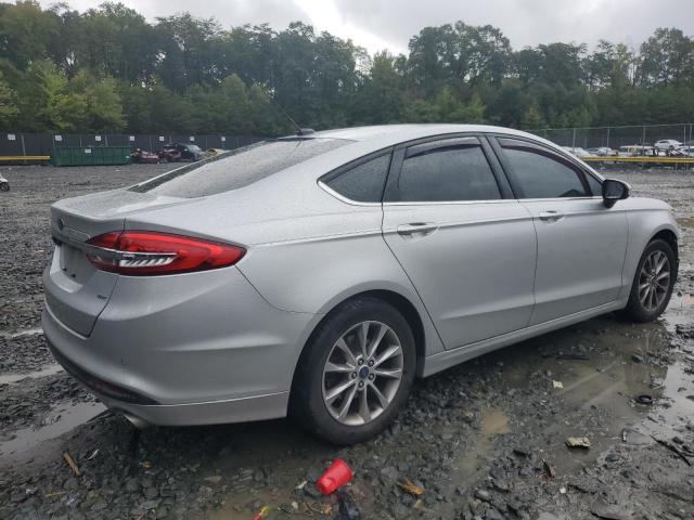 3FA6P0H76HR165785 - 2017 FORD FUSION SE SILVER photo 3