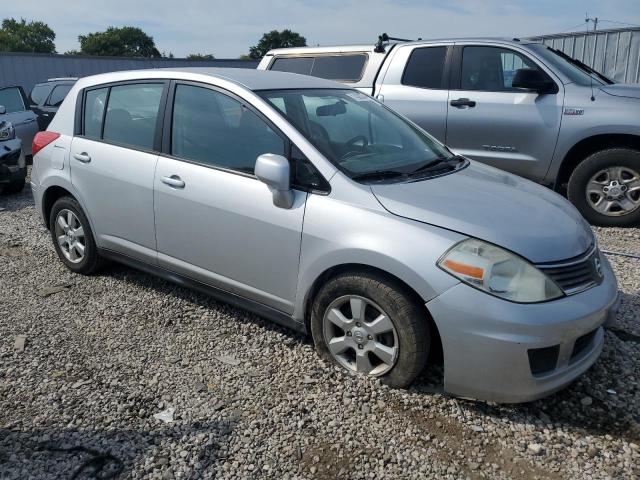 3N1BC13EX8L445473 - 2008 NISSAN VERSA S SILVER photo 4