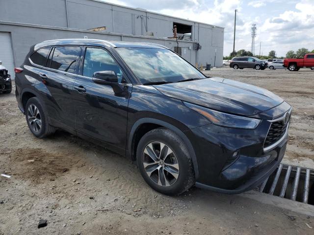 5TDGZRAH3NS546731 - 2022 TOYOTA HIGHLANDER XLE 黑色 照片 4