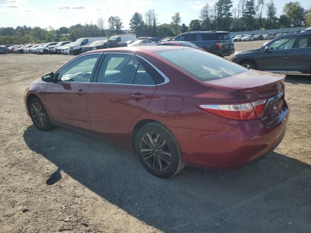 4T1BF1FK9HU772812 - 2017 TOYOTA CAMRY LE წითელი ფოტო 2