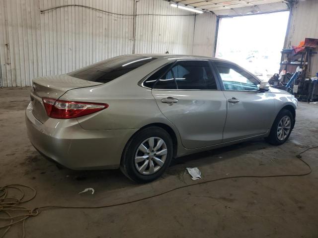 4T1BF1FK2HU383302 - 2017 TOYOTA CAMRY LE GOLD photo 3