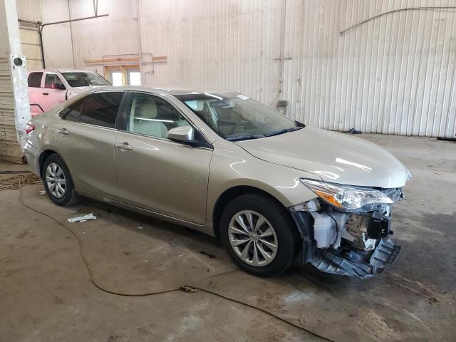 4T1BF1FK2HU383302 - 2017 TOYOTA CAMRY LE GOLD photo 4