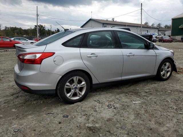 1FAHP3F27CL407041 - 2012 FORD FOCUS SE SILVER photo 3