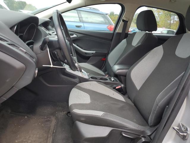 1FAHP3F27CL407041 - 2012 FORD FOCUS SE SILVER photo 7