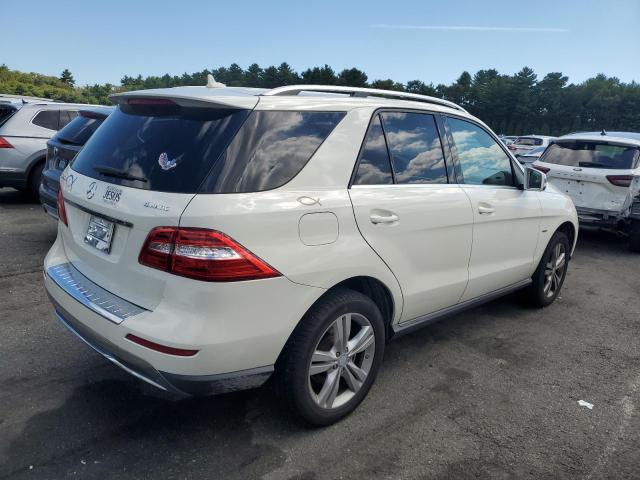 4JGDA5HB3CA020240 - 2012 MERCEDES-BENZ ML 350 4MATIC WHITE photo 3