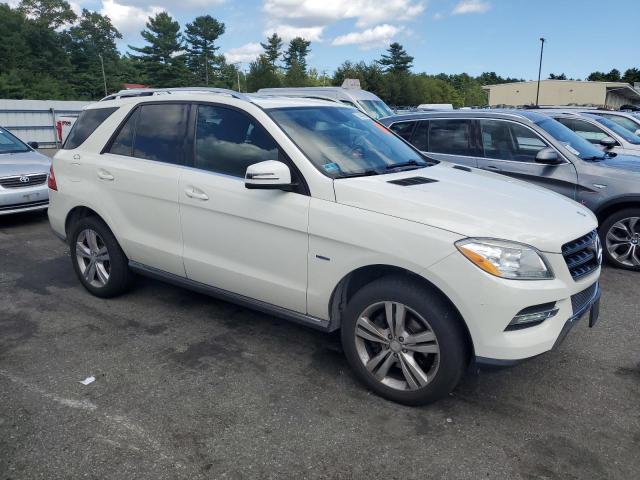 4JGDA5HB3CA020240 - 2012 MERCEDES-BENZ ML 350 4MATIC WHITE photo 4