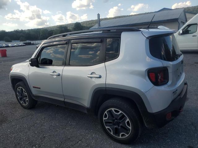 ZACCJBCT5FPB51348 - 2015 JEEP RENEGADE TRAILHAWK SILVER photo 2