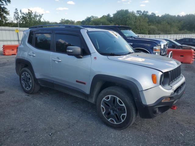 ZACCJBCT5FPB51348 - 2015 JEEP RENEGADE TRAILHAWK SILVER photo 4
