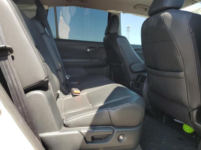 5FNYF5H56JB028340 - 2018 HONDA PILOT EXL 白色 照片 11