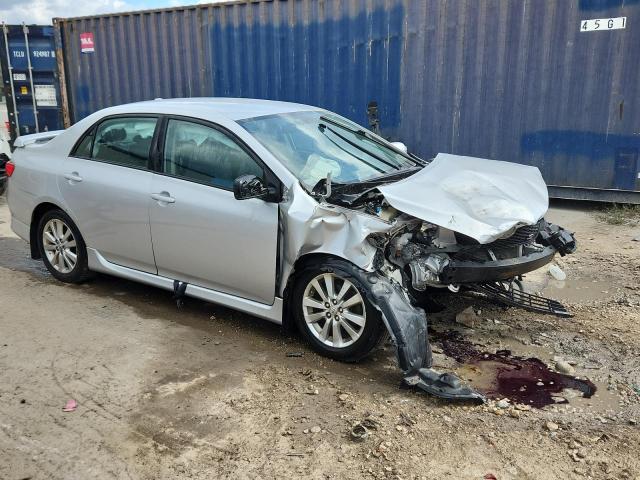 1NXBU4EEXAZ259805 - 2010 TOYOTA COROLLA BASE ვერცხლისფერი ფოტო 4