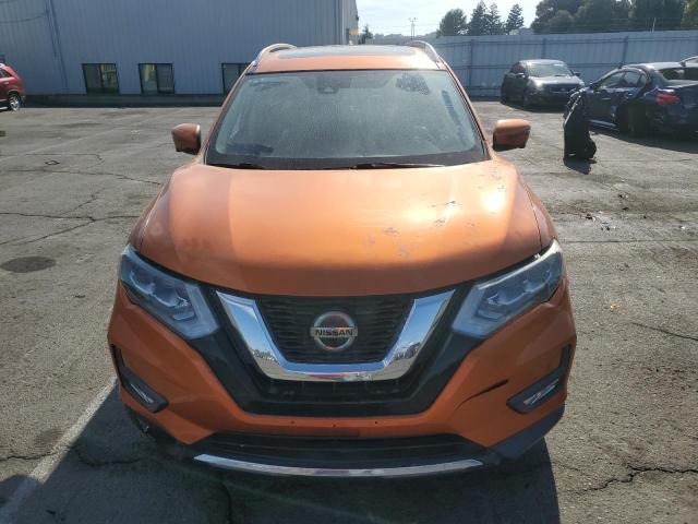 JN8AT2MT1JW467443 - 2018 NISSAN ROGUE S ORANGE photo 5