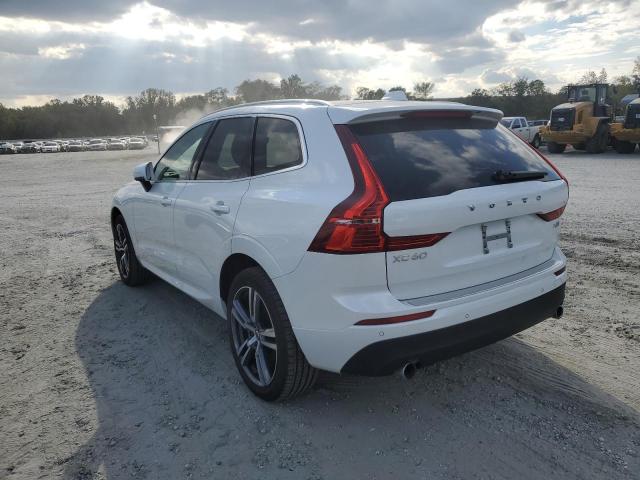 YV4A22RK0M1689288 - 2021 VOLVO XC60 T6 MOMENTUM WHITE photo 2