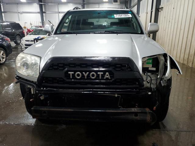 JTEBU14R268075476 - 2006 TOYOTA 4RUNNER SR5 SILVER photo 5