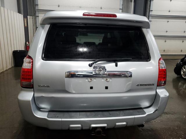 JTEBU14R268075476 - 2006 TOYOTA 4RUNNER SR5 SILVER photo 6