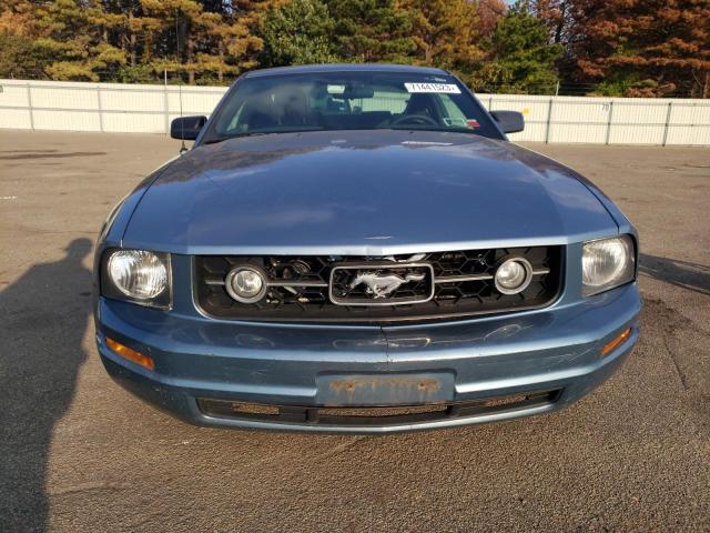 1ZVHT80N075368418 - 2007 FORD MUSTANG BLUE photo 5