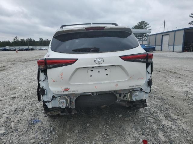 5TDGZRBH2NS163412 - 2022 TOYOTA HIGHLANDER XLE WHITE photo 6