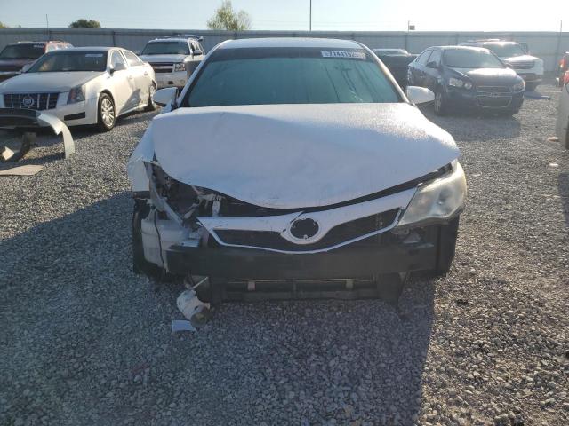4T1BF1FK7CU561455 - 2012 TOYOTA CAMRY BASE თეთრი ფოტო 5