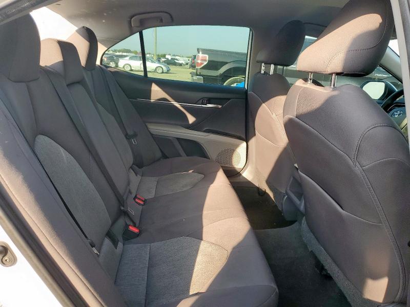 4T1B11HK6KU247192 - 2019 TOYOTA CAMRY L WHITE photo 10