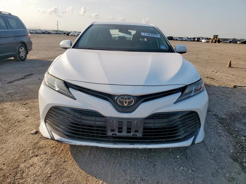 4T1B11HK6KU247192 - 2019 TOYOTA CAMRY L WHITE photo 5