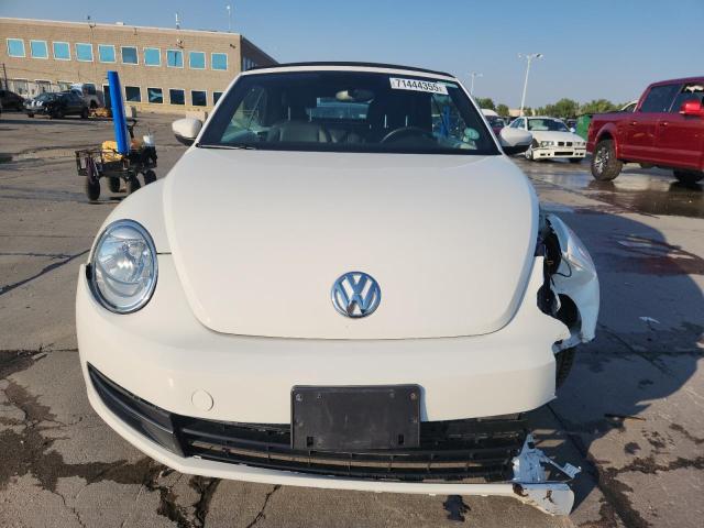 3VW5X7AT5DM816608 - 2013 VOLKSWAGEN BEETLE WHITE photo 5
