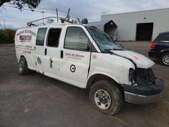 1GTW7GBA4B1114861 - 2011 GMC SAVANA G2500 WHITE photo 4