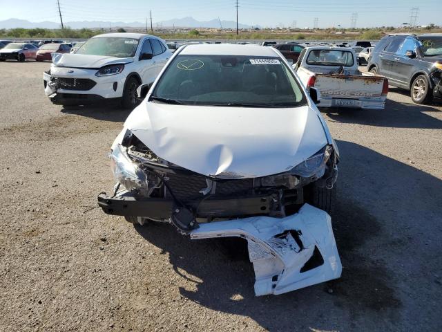 5YFBURHE3KP889726 - 2019 TOYOTA COROLLA L WHITE photo 5