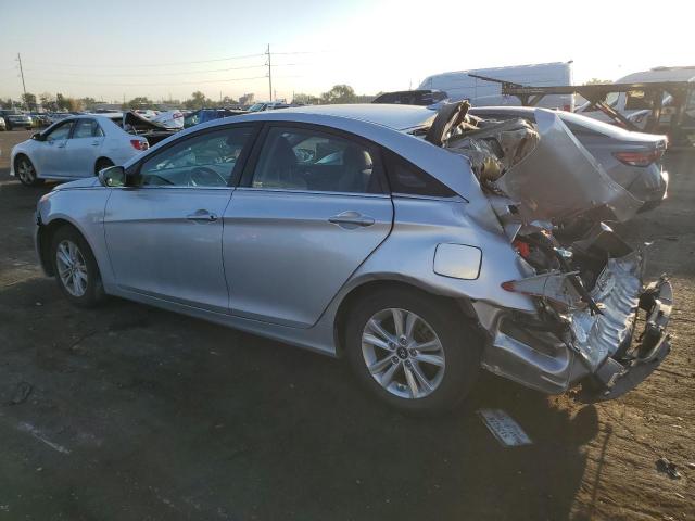 5NPEB4AC7DH771676 - 2013 HYUNDAI SONATA GLS SILVER photo 2