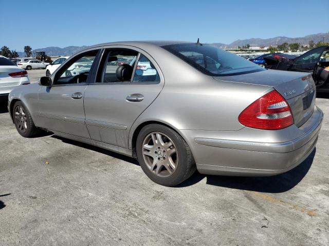 WDBUF65J15A714045 - 2005 MERCEDES-BENZ E 320 SILVER photo 2