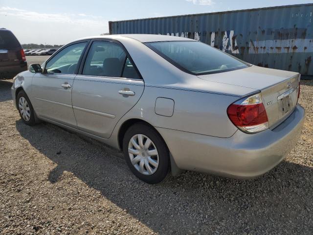 4T1BE32K06U154585 - 2006 TOYOTA CAMRY LE SILVER photo 2