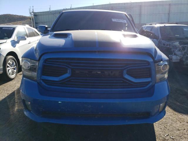 1C6RR6MT4JS193318 - 2018 RAM 1500 SPORT BLUE photo 5