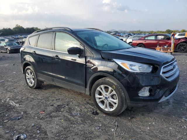 1FMCU0GD4JUD39151 - 2018 FORD ESCAPE SE შავი ფოტო 4
