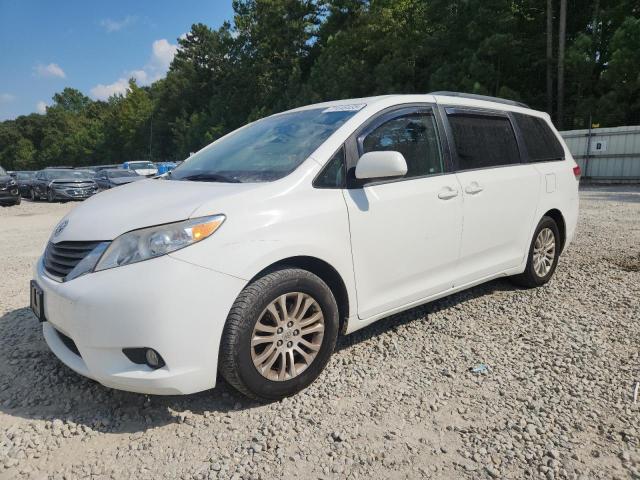 2014 TOYOTA SIENNA XLE, 