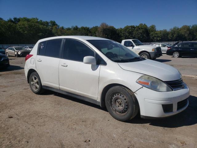 3N1BC1CP4AL410029 - 2010 NISSAN VERSA S WHITE photo 4