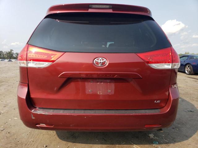 5TDKK3DC8DS355607 - 2013 TOYOTA SIENNA LE 红色 照片 6