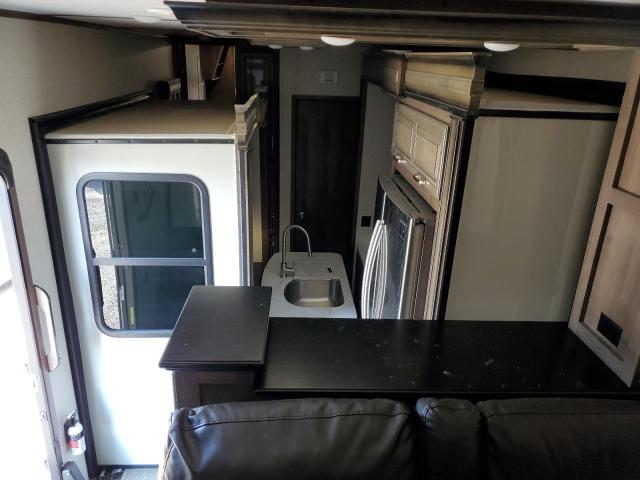 4YDF37624L4700942 - 2020 KEYSTONE MONTANA TWO TONE photo 6