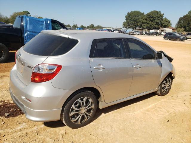 2T1KU4EE8AC451256 - 2010 TOYOTA MATRIX SILVER photo 3