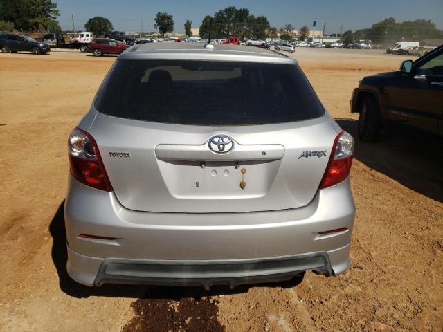 2T1KU4EE8AC451256 - 2010 TOYOTA MATRIX SILVER photo 6