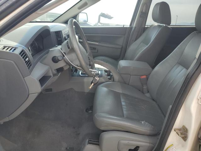 1J8HR48P07C582233 - 2007 JEEP GRAND CHER LAREDO WHITE photo 7