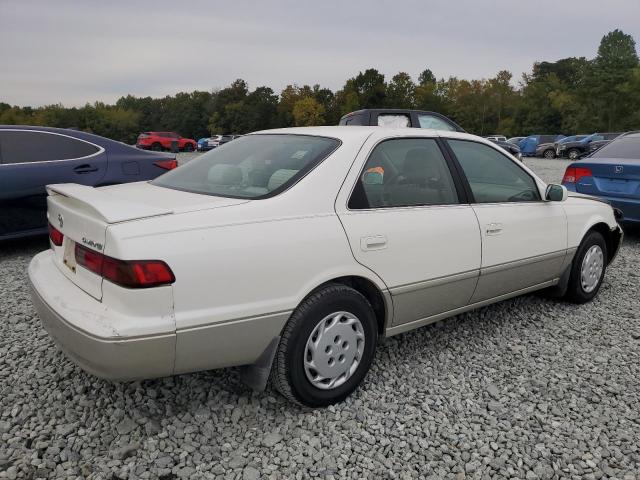 JT2BG28K7X0331649 - 1999 TOYOTA CAMRY LE WHITE photo 3