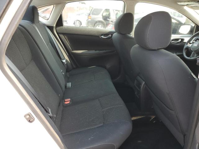 3N1AB7AP3JY215160 - 2018 NISSAN SENTRA S 银色 照片 10