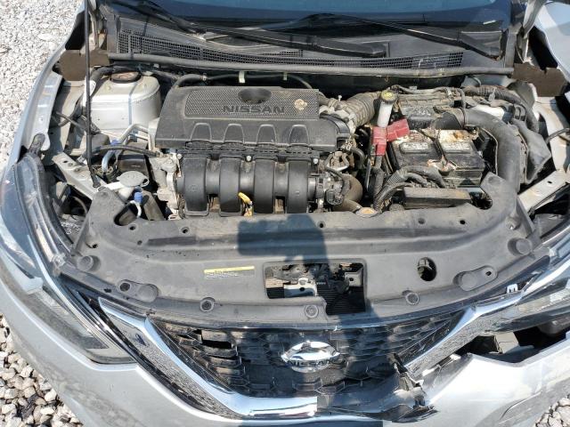 3N1AB7AP3JY215160 - 2018 NISSAN SENTRA S 银色 照片 11