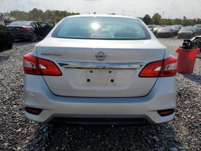 3N1AB7AP3JY215160 - 2018 NISSAN SENTRA S 银色 照片 6