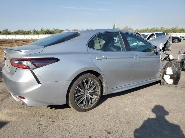 4T1G11AK6RU240236 - 2024 TOYOTA CAMRY SE NIGHT SHADE SILVER photo 3