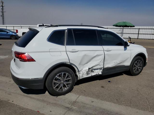 3VV3B7AX8LM168869 - 2020 VOLKSWAGEN TIGUAN SE 白色 照片 3