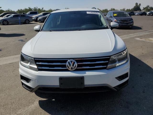 3VV3B7AX8LM168869 - 2020 VOLKSWAGEN TIGUAN SE 白色 照片 5