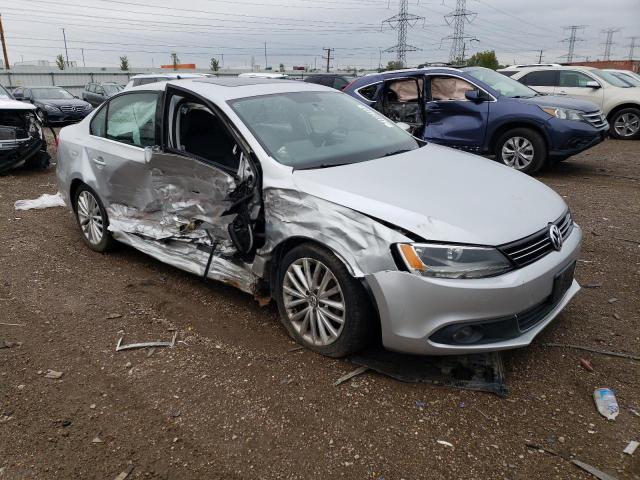 3VWLX7AJ3BM337915 - 2011 VOLKSWAGEN JETTA SEL SILVER photo 4