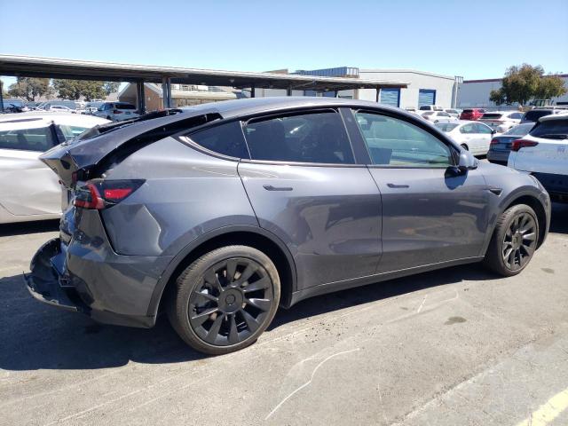 7SAYGDEEXPF605443 - 2023 TESLA MODEL Y GRAY photo 3